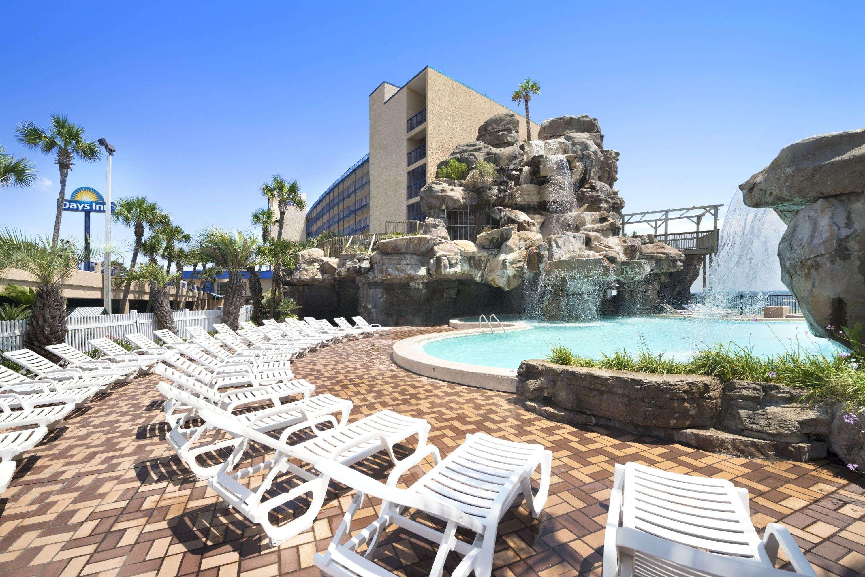 Days Inn By Wyndham Panama City Beach/Ocean Front Eksteriør billede