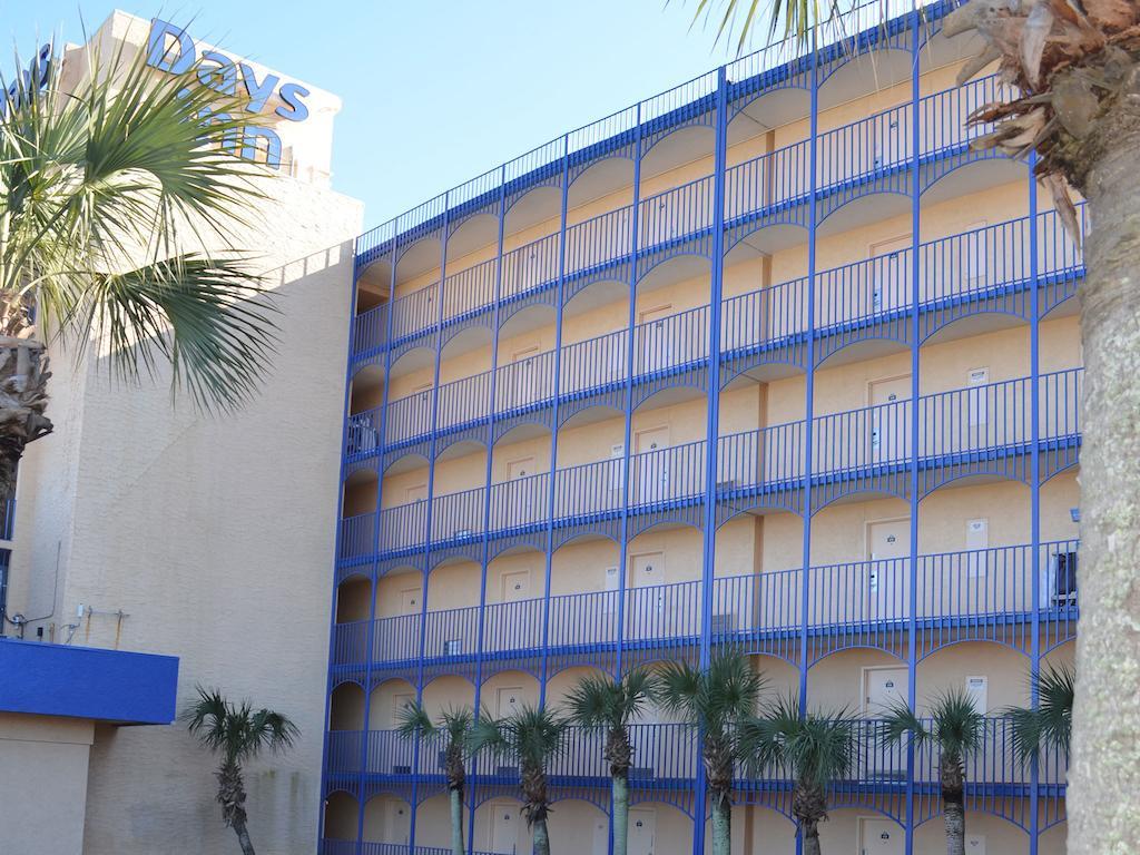 Days Inn By Wyndham Panama City Beach/Ocean Front Eksteriør billede