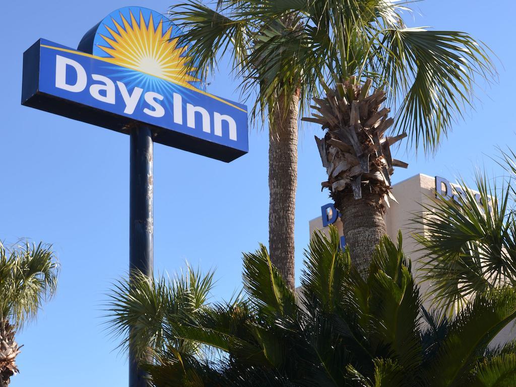 Days Inn By Wyndham Panama City Beach/Ocean Front Eksteriør billede