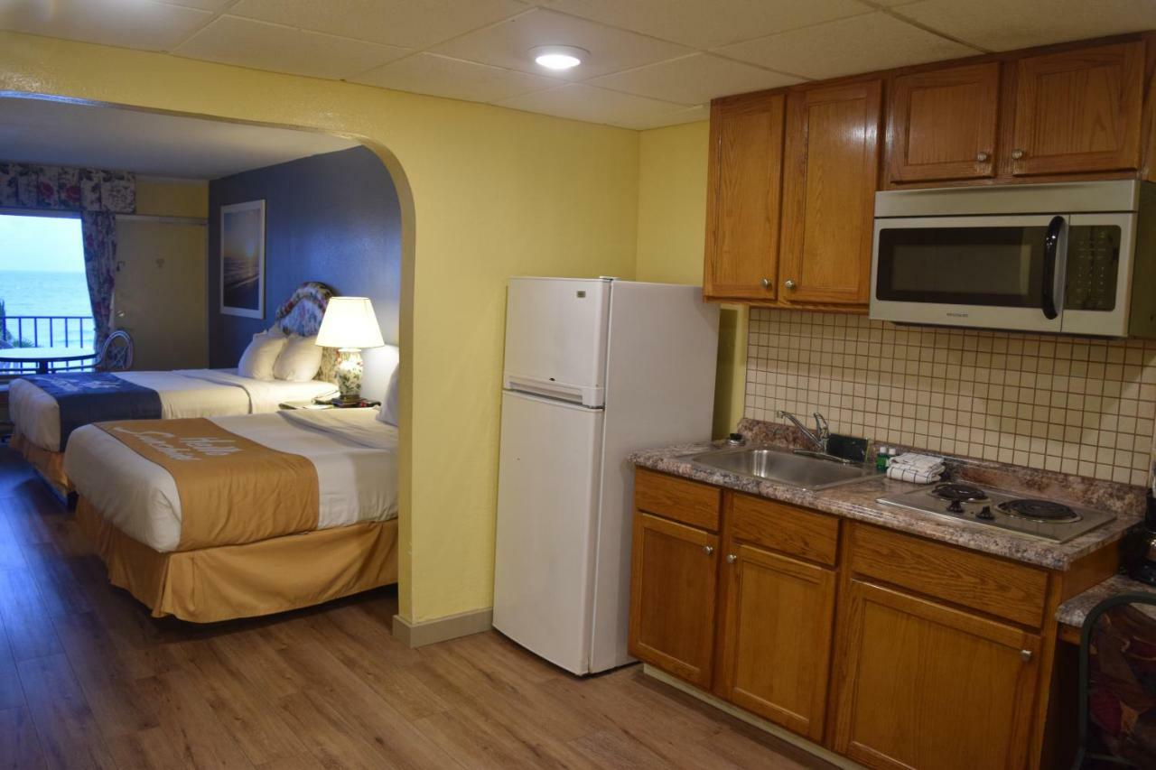 Days Inn By Wyndham Panama City Beach/Ocean Front Eksteriør billede